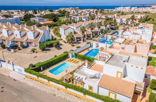Castelo Villa | Villa Ninos - Three Bedroom Villa, Sleeps 6