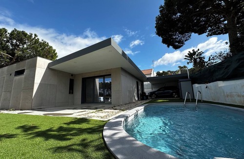 Lagoa de Albufeira House | Villa Praia da Lagoa Albufeira - Sesimbra. Pet-Friendly.