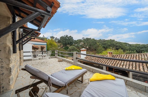 Marmelete Villa | Villa 'Terra' with Private Terrace, Shared Garden and Wi-Fi