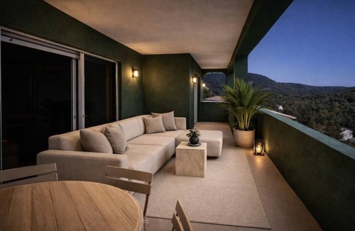 Olivella Apartment | Villa Verdejo Barcelona Loft Penthouse: 2 bedrooms, 2 bathrooms, and a jacuzzi