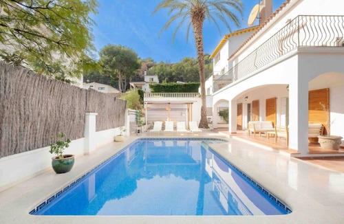 Castelldefels House | Villa with Pool, Just Renovated | Bellamar by Palmera