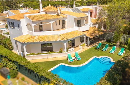 Quarteira Villa | Villa with private pool in Vilamoura