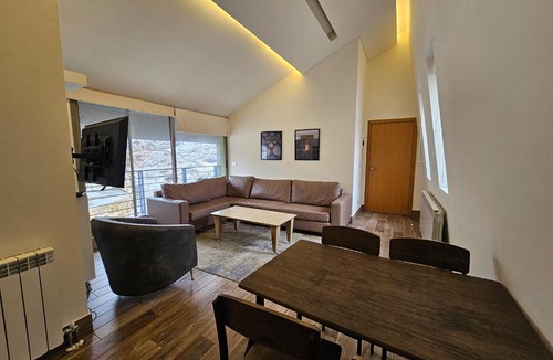 Kfardebian Hotel | Villajohn