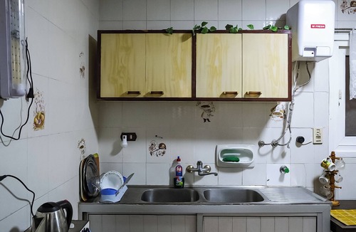 Al-Muntazah Apartment | Vintage Modernized Sea View Apartment