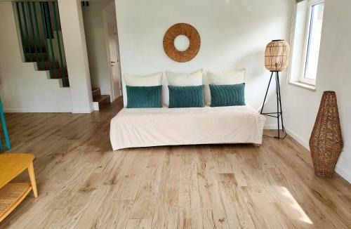 Portimao Villa | Vivenda Geminada com piscina a 10 minutos a pé da praia, by QoZzy