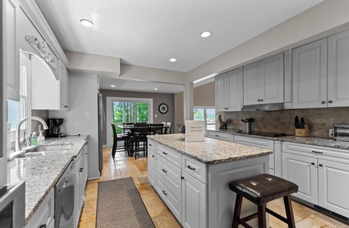 Lake Norman of Catawba House | What A View! Perfect Family Meeting Place. BIG Views! Optional Boat Rental.
