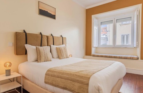 Alfama Apartment | Whome Spacious Modern Apartment in Graças Historic Quarter