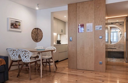 Sacramento Apartment | Wood and Marble 1BDR Apartment by LovelyStay