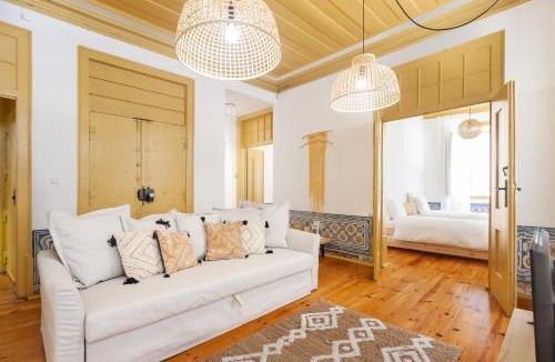Sacramento Apartment | Yellow Tiles in City Center