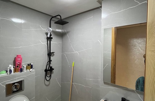 Ain Sebaa Bed & Breakfast | Zahira New Luxury ONE ROOM Near The Beach - 1 DOUBLE BED/2 SINGLE BED