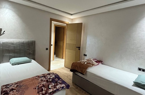 Ain Sebaa Bed & Breakfast | Zahira New Luxury ONE ROOM Near The Beach - 1 DOUBLE BED/2 SINGLE BED