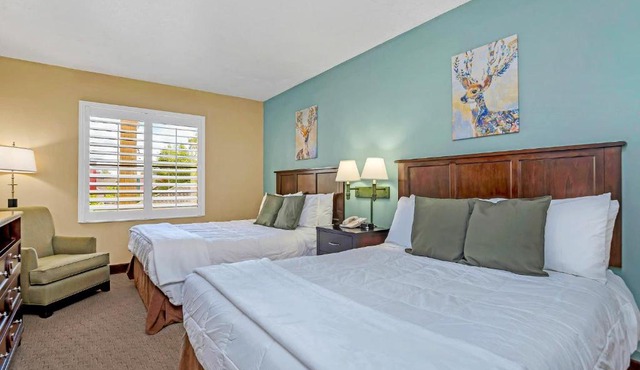 1BR 2 Queens Hotel-Apt with Pool, Hot Tub & Arcade, near Disney & Universal! in Orlando