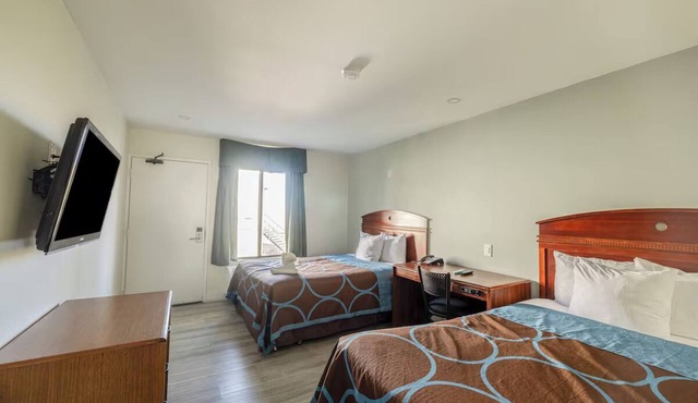 2 Queen Beds Quaint Stay Near Route 66 Museum - Perfect for Road Trip Stopovers in Barstow