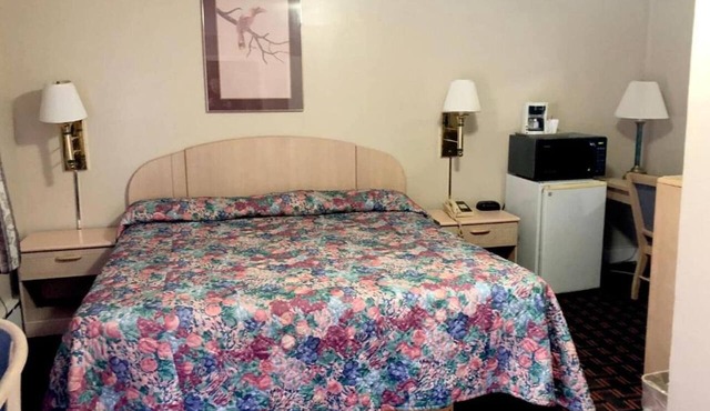 3 Bedroom Suite|Seneca Falls in Seneca Falls NY