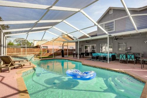 3 Mi to Marina: Riverview Family Home w/Lanai! in Riverview