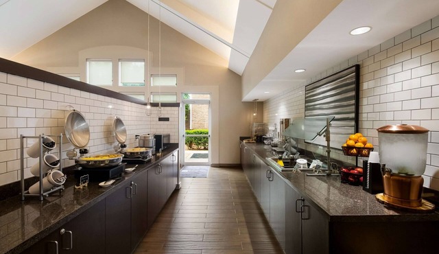 3 Spacious Suites with Fully-equipped Kitchens! Pool Access & Sports Court! in Richardson