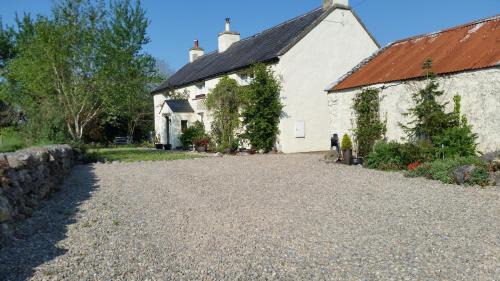 300 year old tradition irish cottage in Courtmatrix