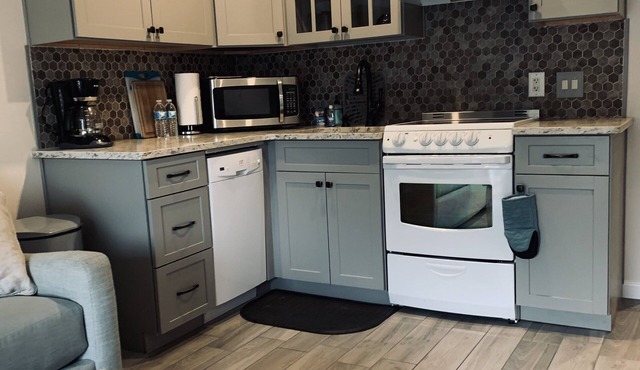 5th Villa to Beach Remodeled for 2021- Steps to Open Beach SLEEPS 6 in Hilton Head Island