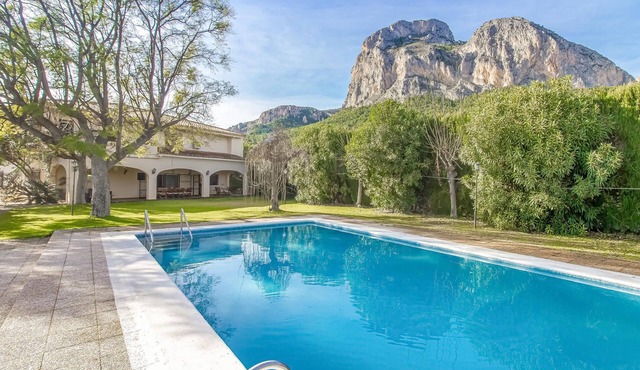 8 bedroom awesome home in Polop