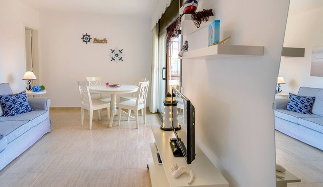 A 3 minutes from the beach. Near the center. Ideal for families and friends.