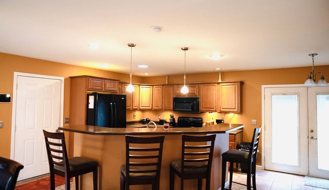 A Big Sprawling house on a large lot -15 to Downtown St Louis in Belleville