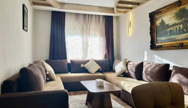 A quiet, clean apartment close to the sea and located in the city center.