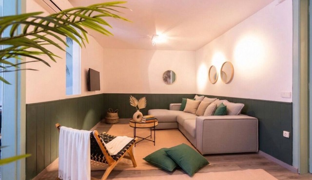 Acomodis Apartments - Nice 24-Bedroom Group Flat 12-Baths | Sleeps up to 46
