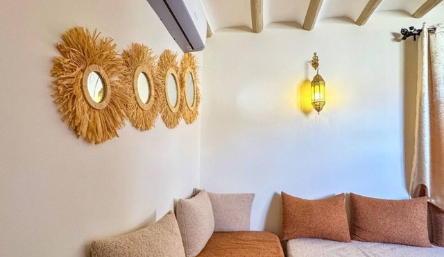 Adorable 1-bedroom hotel suite with AC in fes