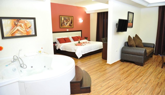 Al Murjan Palace Hotel