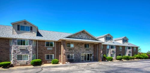 All Towne Suites in Saint Robert