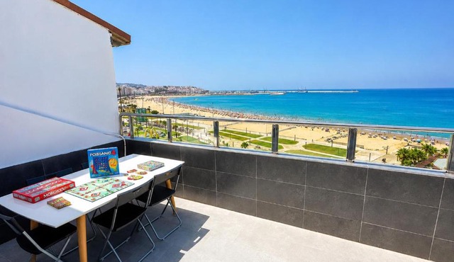 Amazing Side & Beach View 2&3 BR Apparts - Piscine-Wifi-Parking