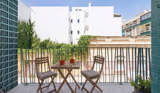 Apartment 'Casa Verde Rio' with Balcony, Wi-Fi and Air Conditioning in Vila Real de Santo António