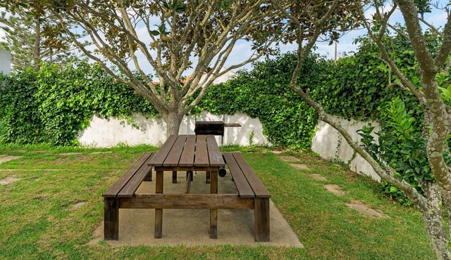 Apartment 'Apartamento A' with Sea View, Shared Pool and Wi-Fi