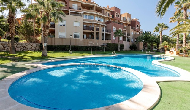 Apartment 'Attico La Mirada - Bonalba Golf' with Mountain View, Wi-Fi and Air Conditioning in Las Lomas