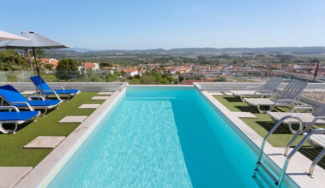 Apartment 'Colina Do Sol 1' with Mountain View, Wi-Fi and Air Conditioning in Vau