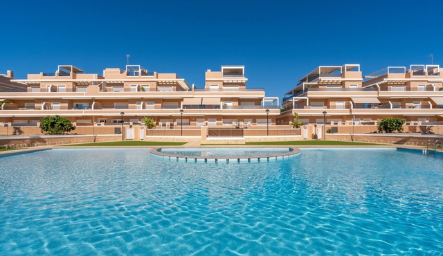 Apartment '2' with Shared Pool, Private Terrace and Wi-Fi in Pilar de la Horadada
