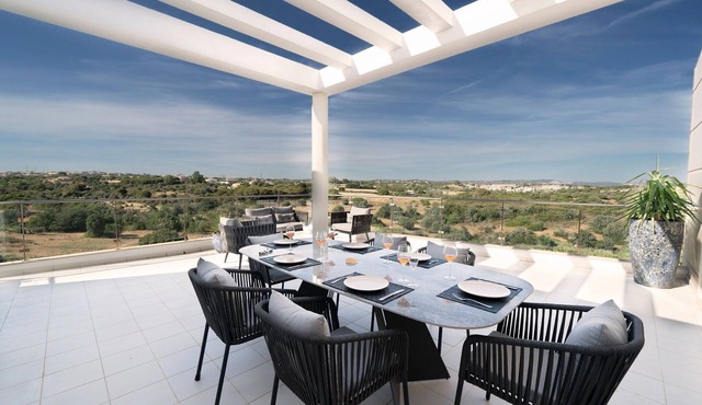 Apartment 'Monte Da Eira - Sunset' with Shared Pool, Wi-Fi and Air Conditioning