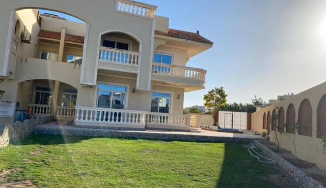 Apartment + rooftop in Villa with pool in Hurghada