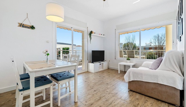 Apartment 'Sweet Apt- Sea Views' with Sea View, Wi-Fi and Air Conditioning