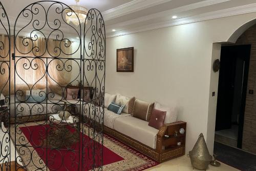 Appartement Moderne ,Traditionnel ,Entièrement Climatisé et Tout Équipé