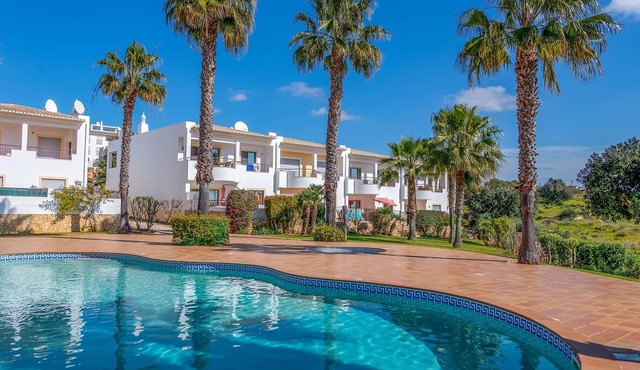 Apt. Alba near Meia Praia beach