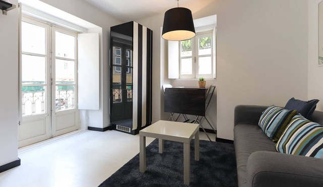 Atalaia · Tailor Made Flat in Central Bairro Alto