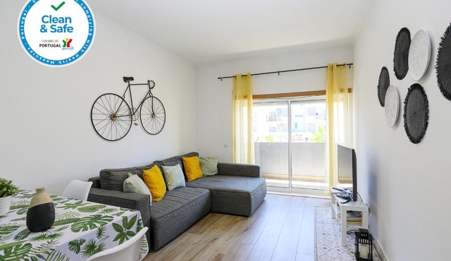B11 - Beach Way Apartment