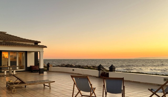 Baleal Oceanfront: Terrace & Sunrise Sea View in Peniche