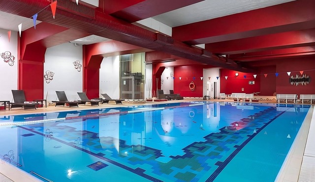 Beachfront 5-Star Hotel with Indoor & Outdoor Pool! 3 Spacious Units w/Kitchens