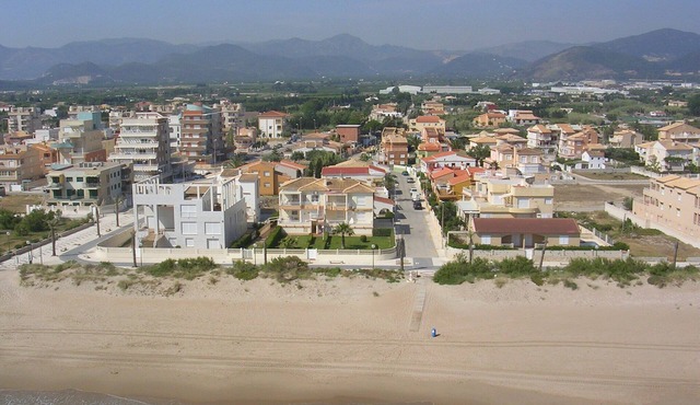 BEACHFRONT APARTMENT in Oliva