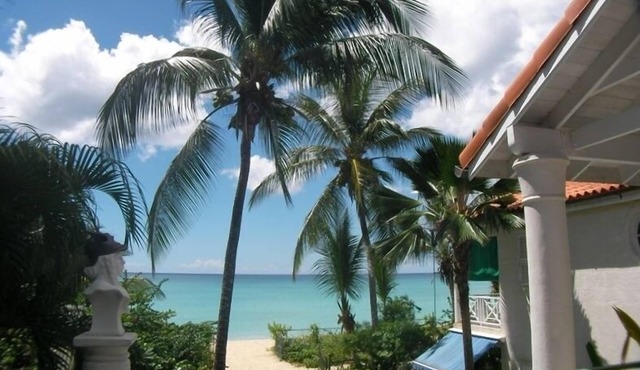 Beachfront Studio -Sea and Sand at the West-Coast of Barbados in Bridgetown
