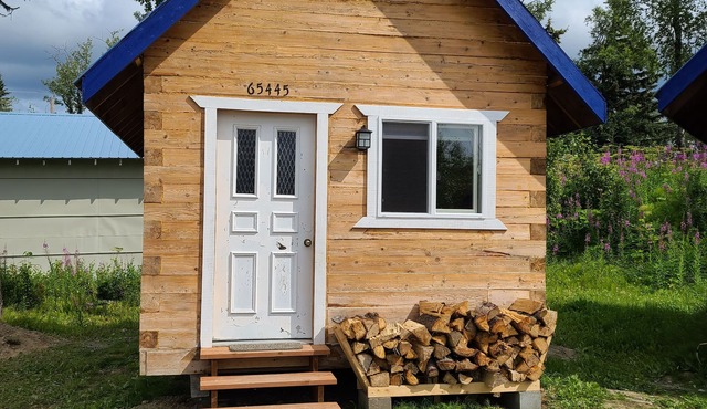 Bear Cabin in the Heart of Moose Country Alaska! in Ninilchik