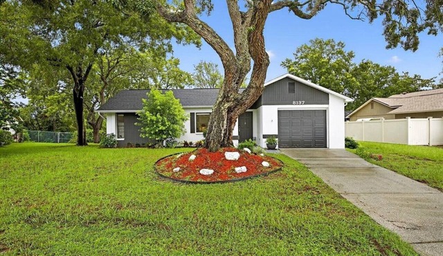 Beautiful 2/2 Pool Home in Spring Hill in Spring Hill