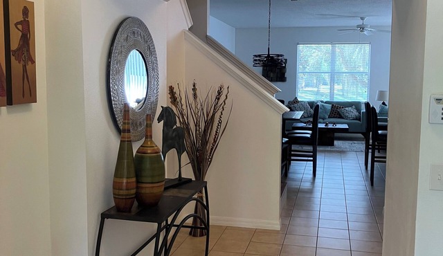 BEAUTIFUL LAKEVIEW TOWNHOME, 5 MILES TO DISNEY. FULLY EQUIPED in kissimmee